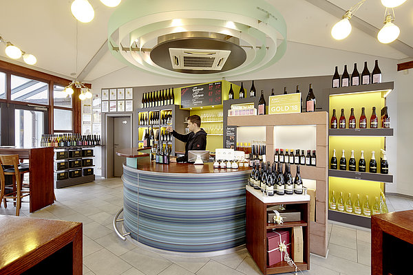 Weingut Oberhofer, Vinothek, Edesheim 